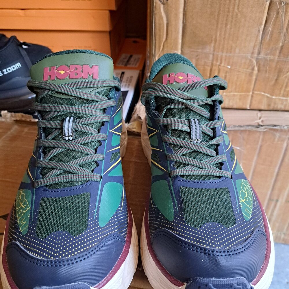 Men's and women's lightweight sneaker